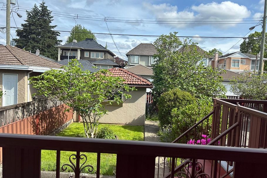 115 W 47th Avenue Vancouver, BC - 15