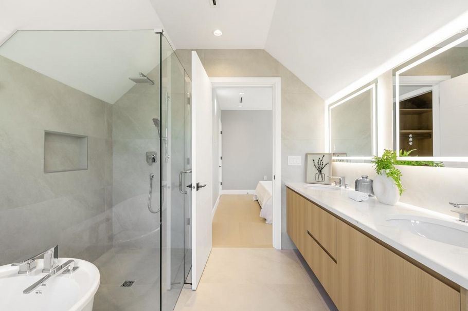 2 3771 W King Edward Avenue Vancouver, BC - 6