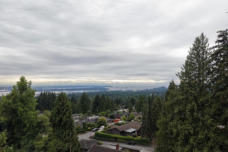 3570 Lonsdale Avenue North Vancouver, BC - 39