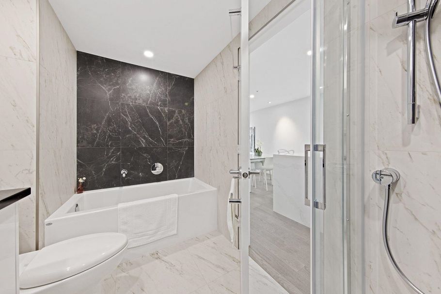 203 2555 W 4th Avenue Vancouver, BC - 24
