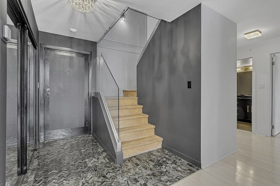 1306 33 Chesterfield Place North Vancouver, BC - 24