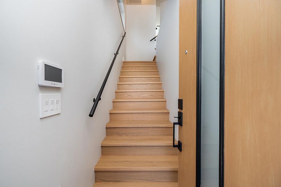 1 676 E 22nd Avenue Vancouver, BC - 17
