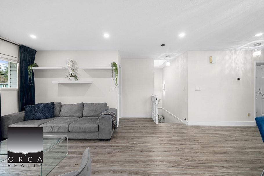1403 FREDERICK ROAD, North Vancouver BC V7K 1J6 North Vancouver, BC - 7