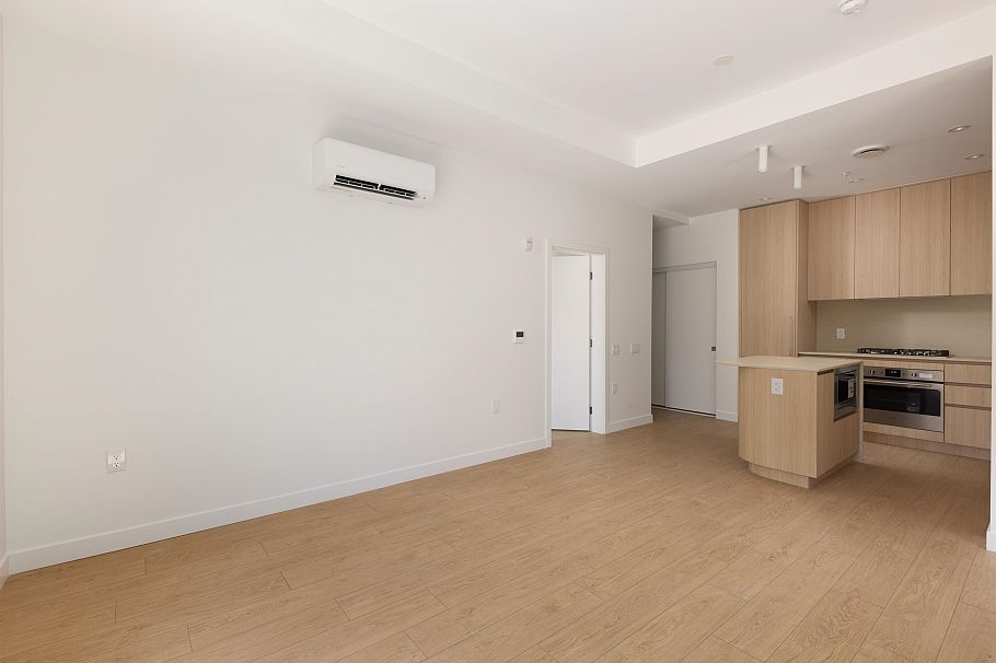 2407 N Grandview Highway Vancouver, BC - 17