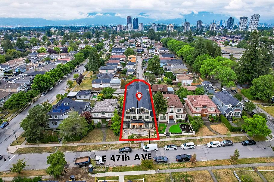 1 3423 E 47th Avenue Vancouver, BC - 3