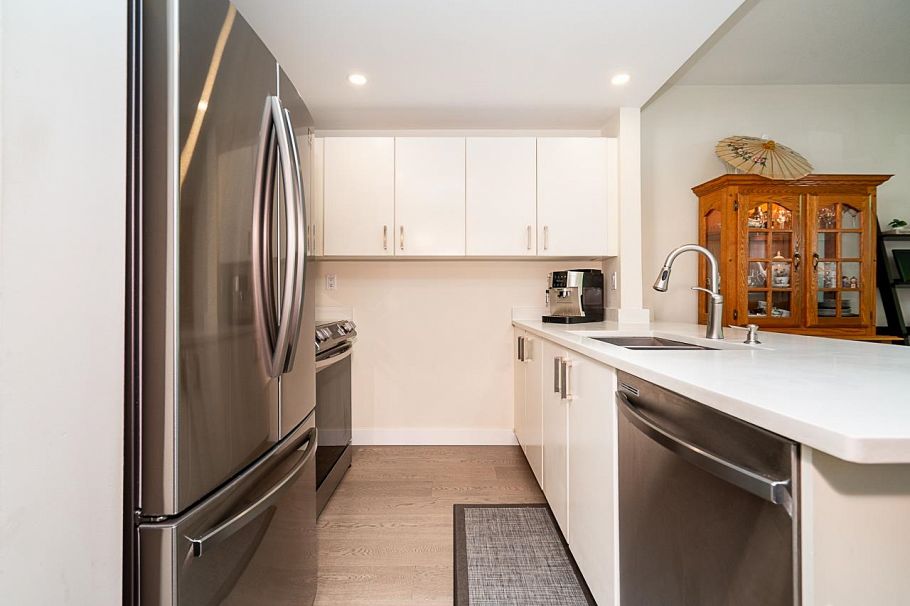 1261 Richards Street Vancouver, BC - 13