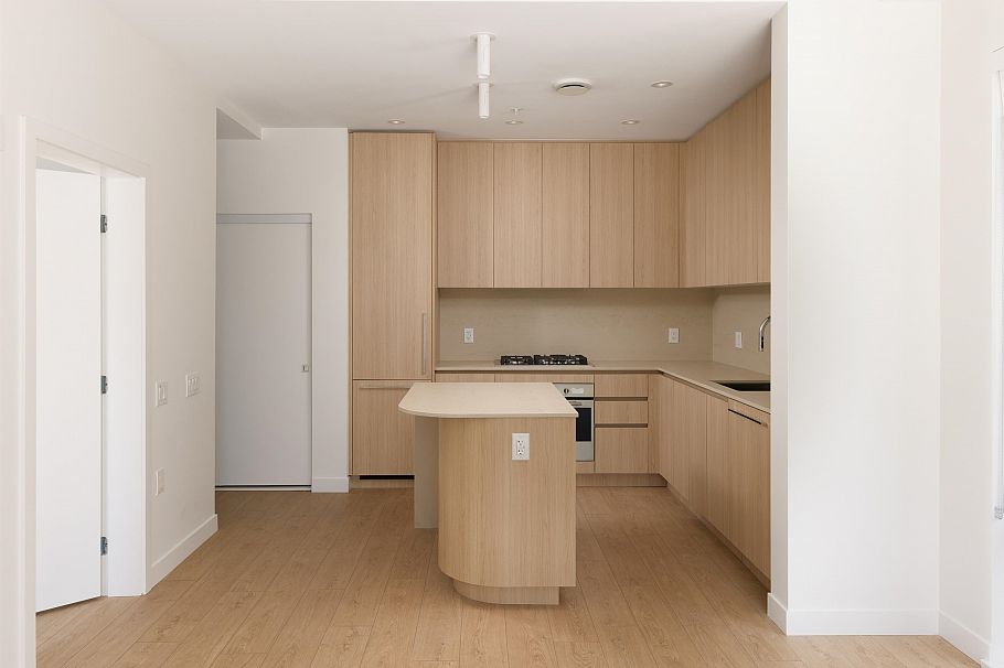 2407 N Grandview Highway Vancouver, BC - 16