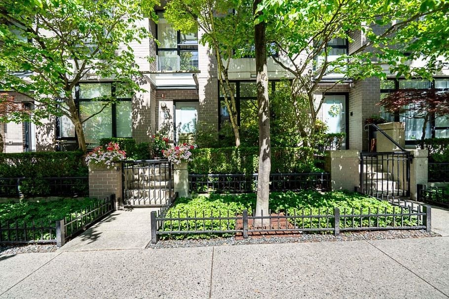 1261 Richards Street Vancouver, BC - 1