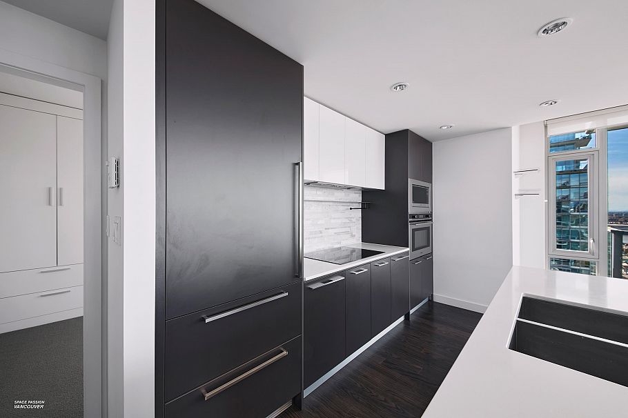 2605 8031 Nunavut Lane Vancouver, BC - 8
