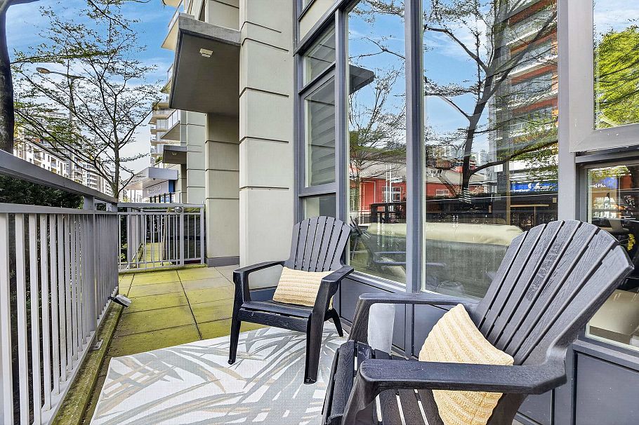 112 W 1st Avenue Vancouver, BC - 5