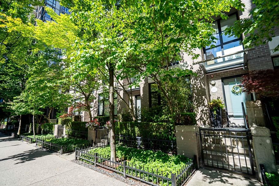 1261 Richards Street Vancouver, BC - 4