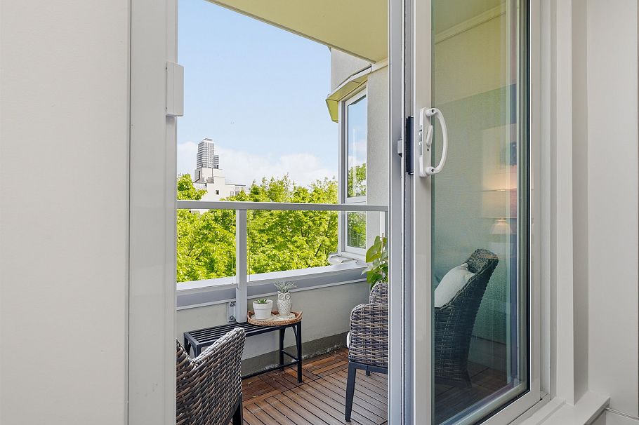 901 1566 W 13th Avenue Vancouver, BC - 3