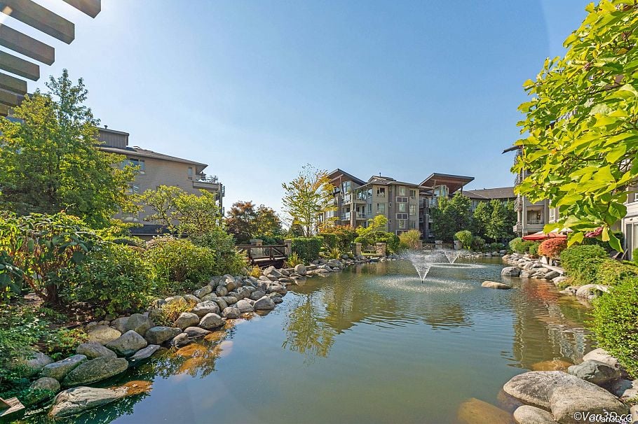512 560 Raven Woods Drive North Vancouver, BC - 20