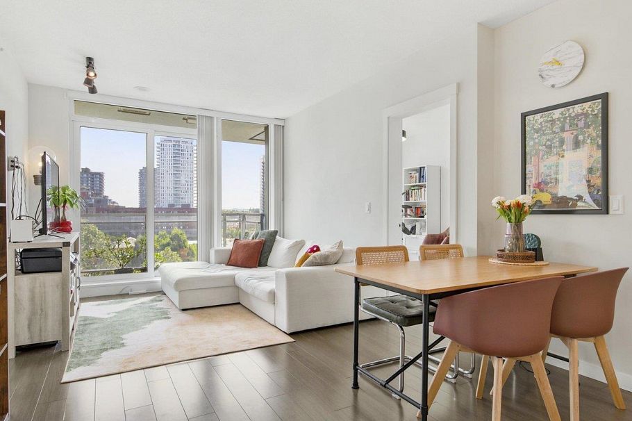 711 3281 E Kent Avenue North Vancouver, BC - 1