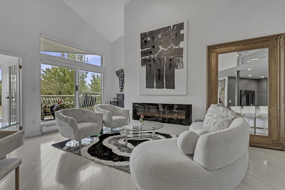 1306 33 Chesterfield Place North Vancouver, BC - 13