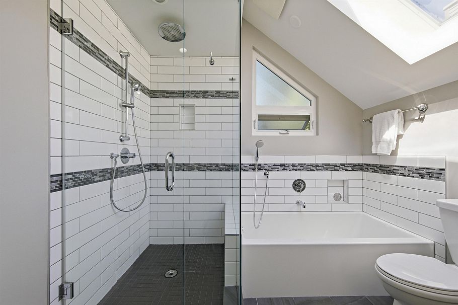 3385 W 8th Avenue Vancouver, BC - 16