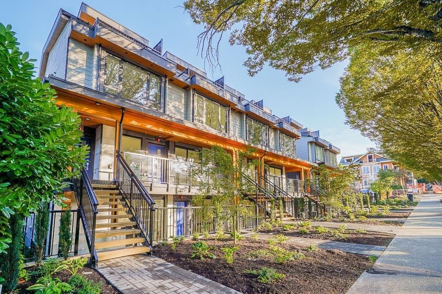4728 Duchess Street Vancouver, BC - 1