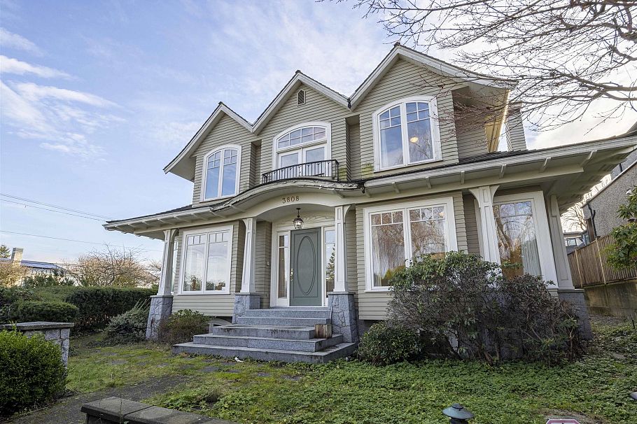 3808 W 13th Avenue Vancouver, BC - 2