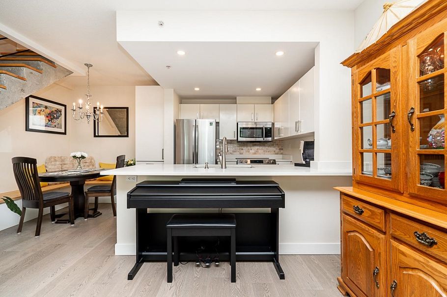 1261 Richards Street Vancouver, BC - 11