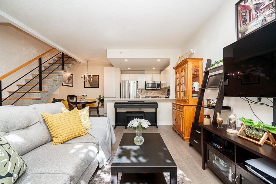 1261 Richards Street Vancouver, BC - 10