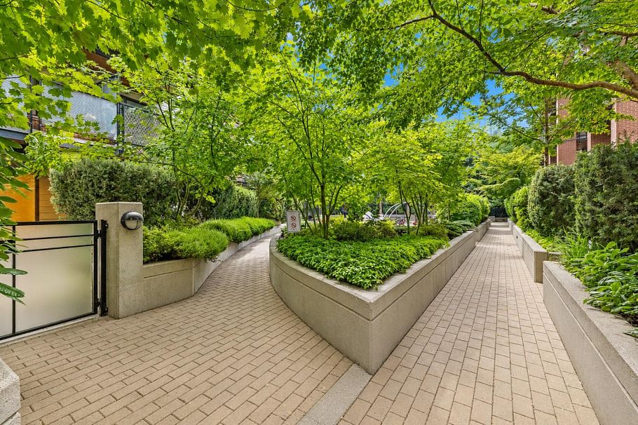 103 719 W 3rd Street North Vancouver, BC - 25