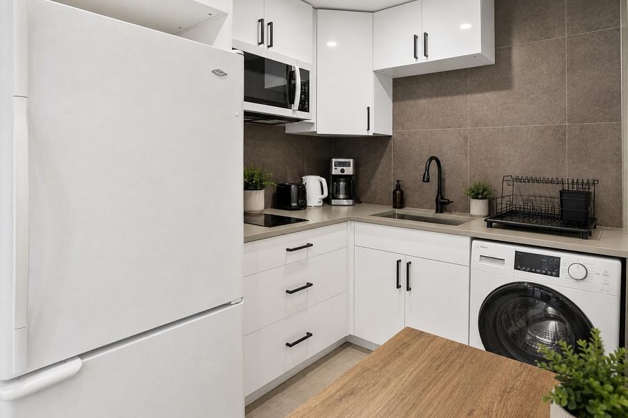3570 Lonsdale Avenue North Vancouver, BC - 29