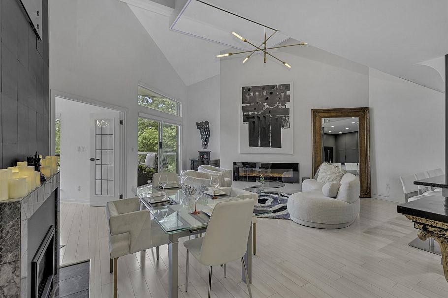 1306 33 Chesterfield Place North Vancouver, BC - 2
