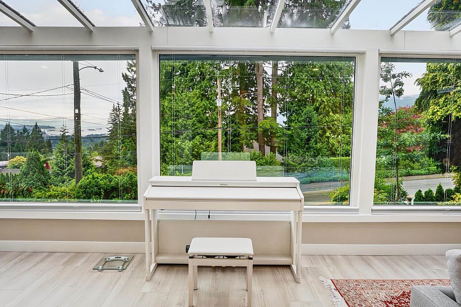 3570 Lonsdale Avenue North Vancouver, BC - 12