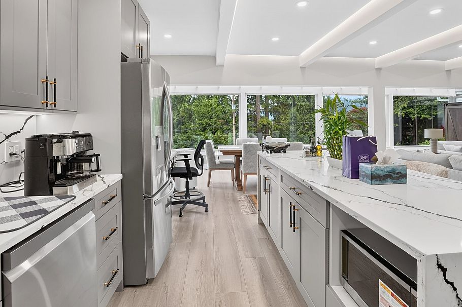 3570 Lonsdale Avenue North Vancouver, BC - 14