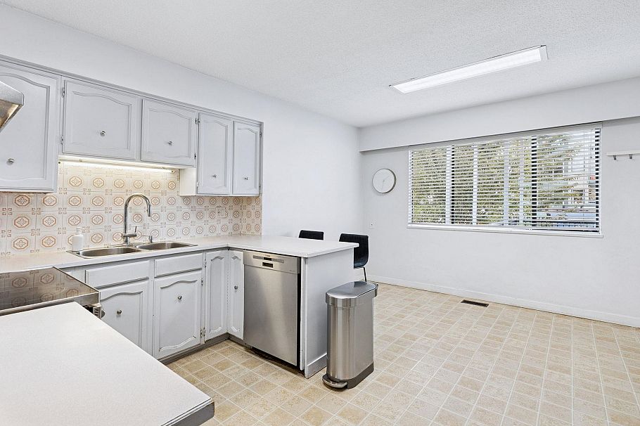 651 E 17th Avenue Vancouver, BC - 13