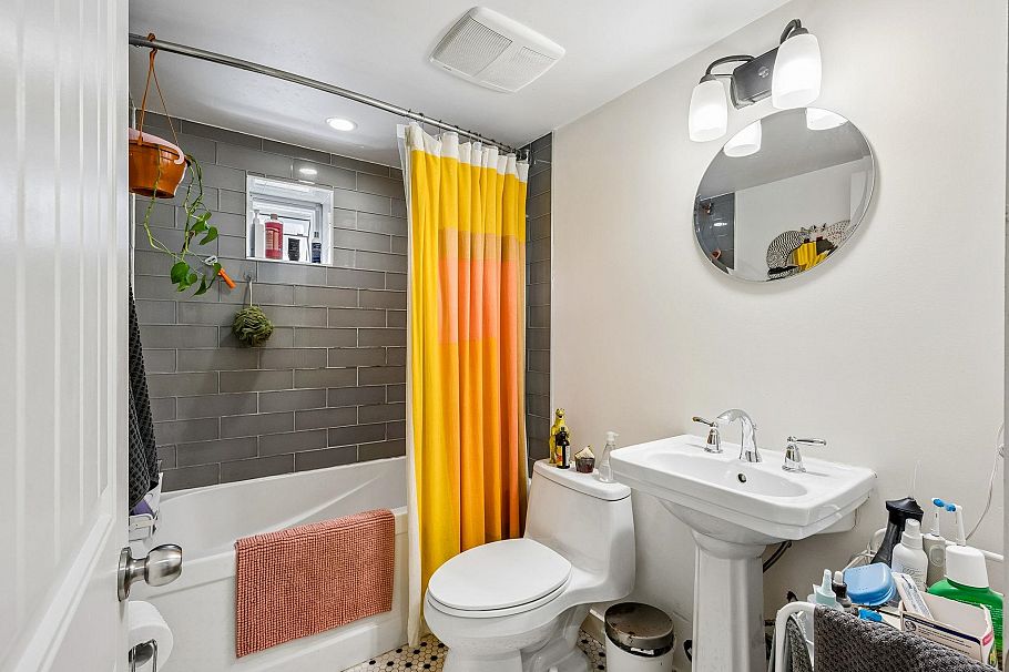 2323 Graveley Street Vancouver, BC - 29