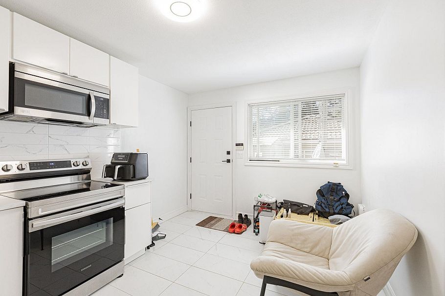 3529 Gladstone Street Vancouver, BC - 13