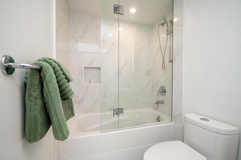 1261 Richards Street Vancouver, BC - 24