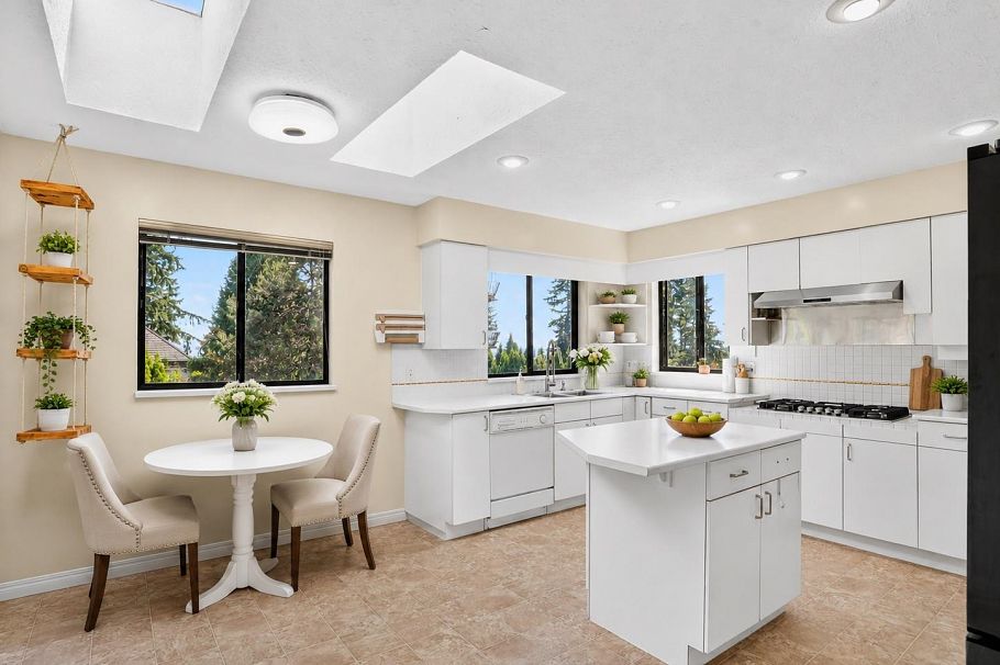 2940 Dresden Way North Vancouver, BC - 5