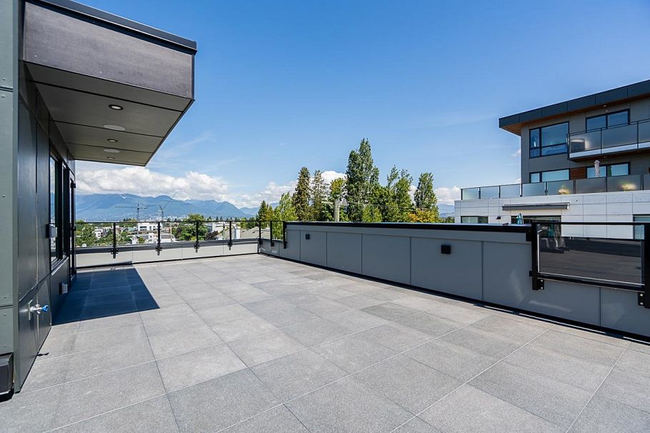 1 676 E 22nd Avenue Vancouver, BC - 7