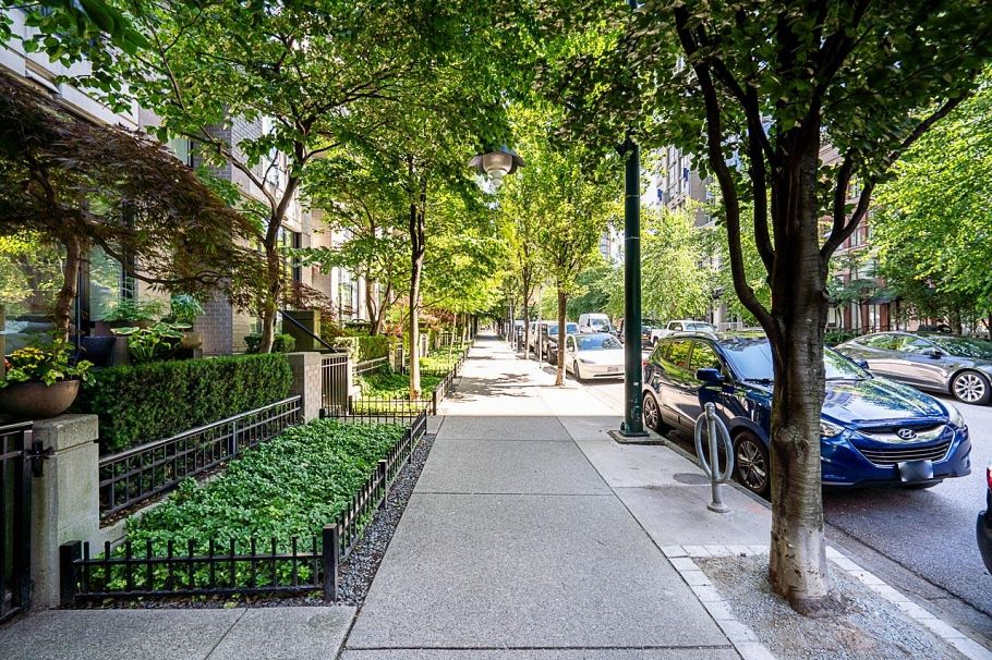 1261 Richards Street Vancouver, BC - 2