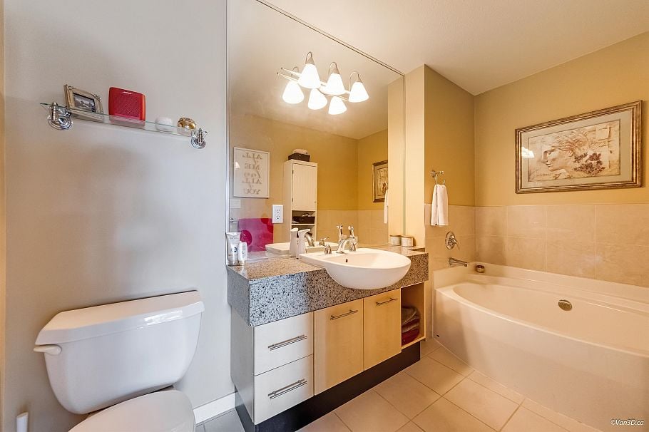 512 560 Raven Woods Drive North Vancouver, BC - 15