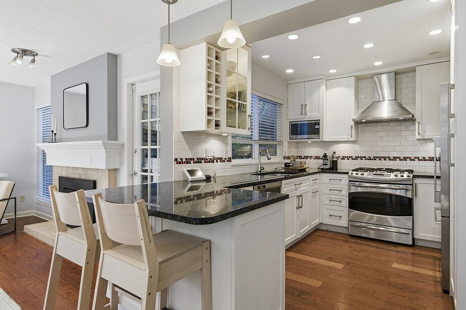 3385 W 8th Avenue Vancouver, BC - 7