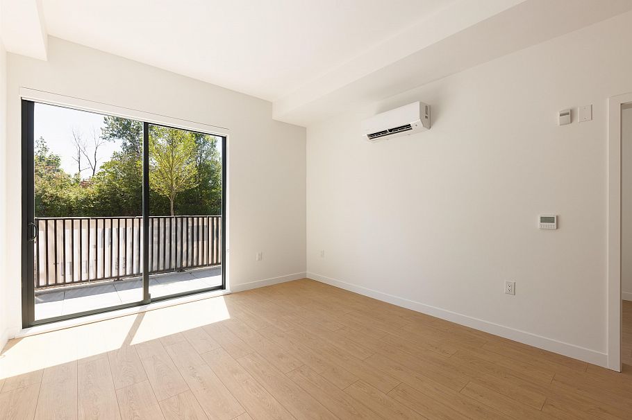 2407 N Grandview Highway Vancouver, BC - 23