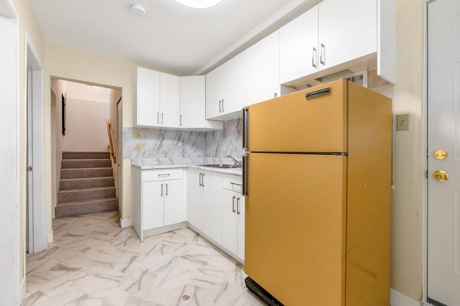 2547 E 34th Avenue Vancouver, BC - 19