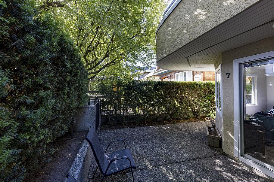 7 249 E 4th Street North Vancouver, BC - 6