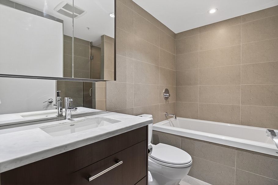 112 W 1st Avenue Vancouver, BC - 19