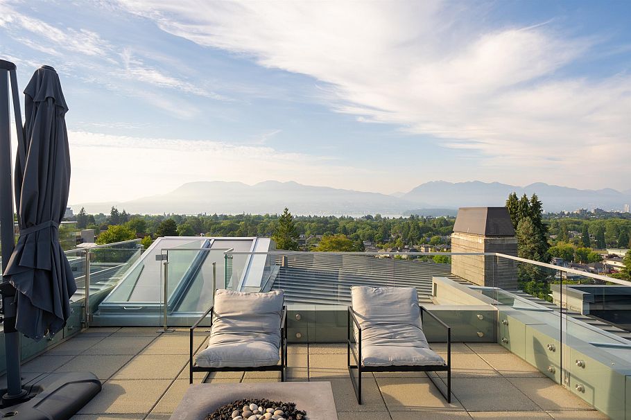 3250 W 20th Avenue Vancouver, BC - 25