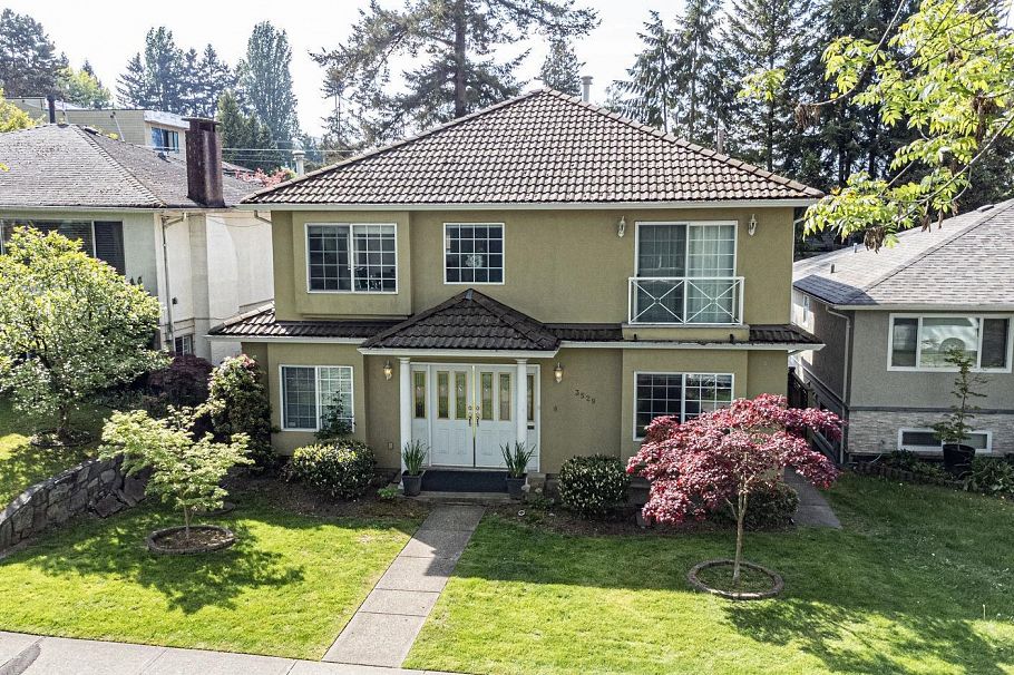3529 Gladstone Street Vancouver, BC - 1