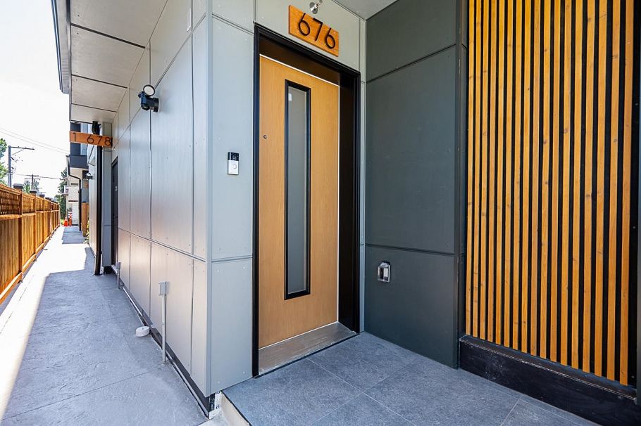 1 676 E 22nd Avenue Vancouver, BC - 16