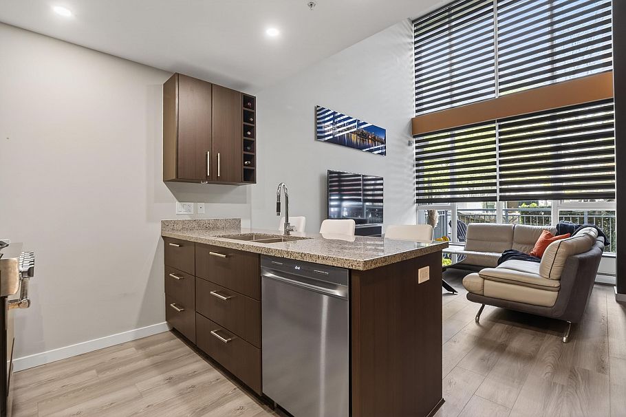 112 W 1st Avenue Vancouver, BC - 17