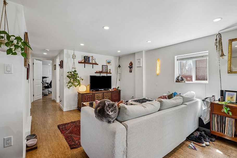 2323 Graveley Street Vancouver, BC - 22