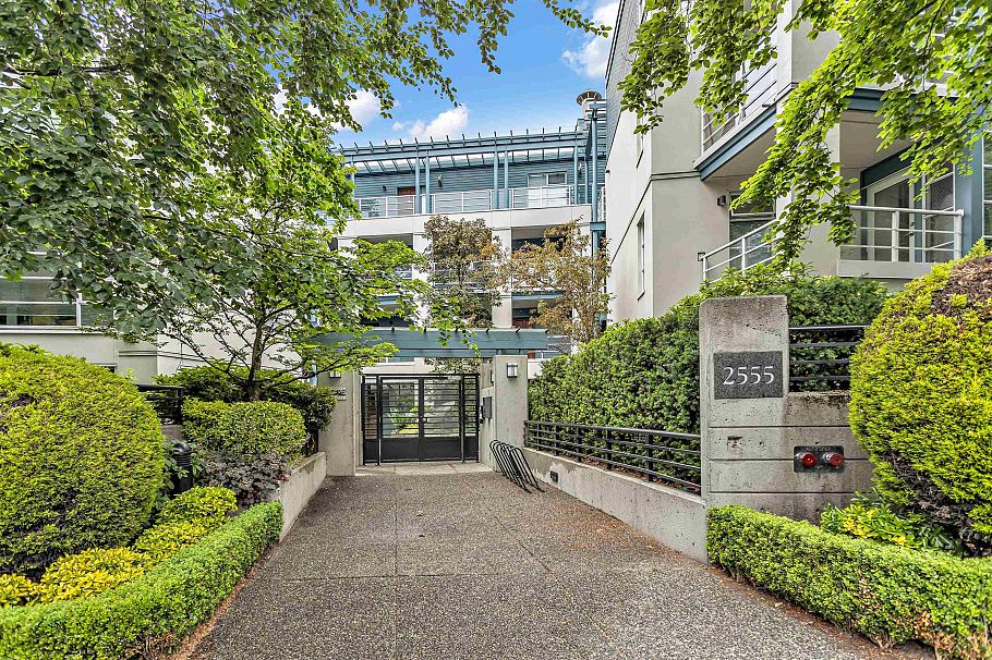 203 2555 W 4th Avenue Vancouver, BC - 1