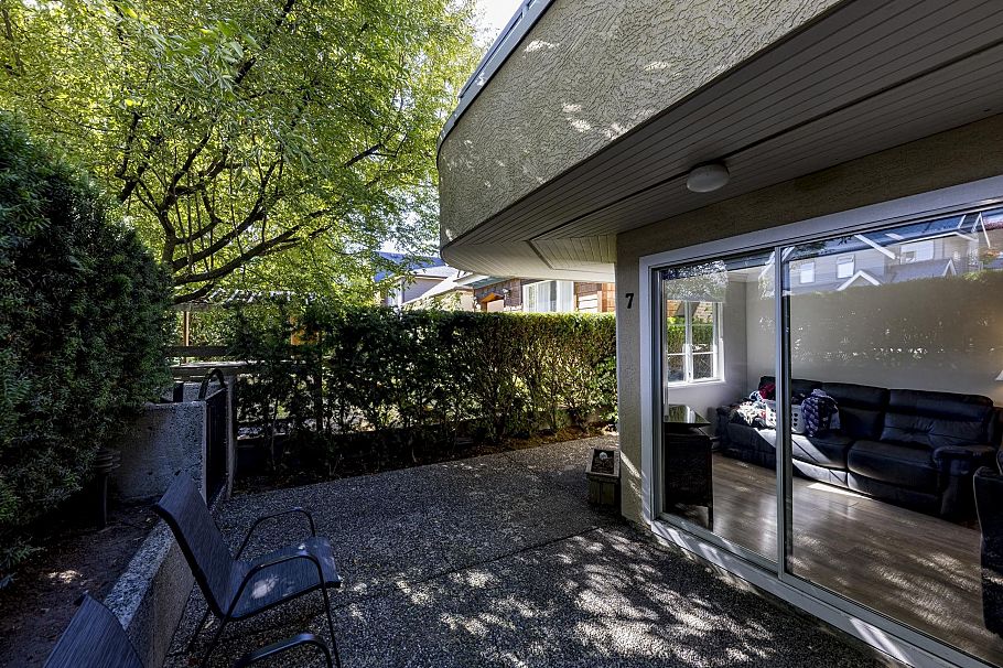 7 249 E 4th Street North Vancouver, BC - 21