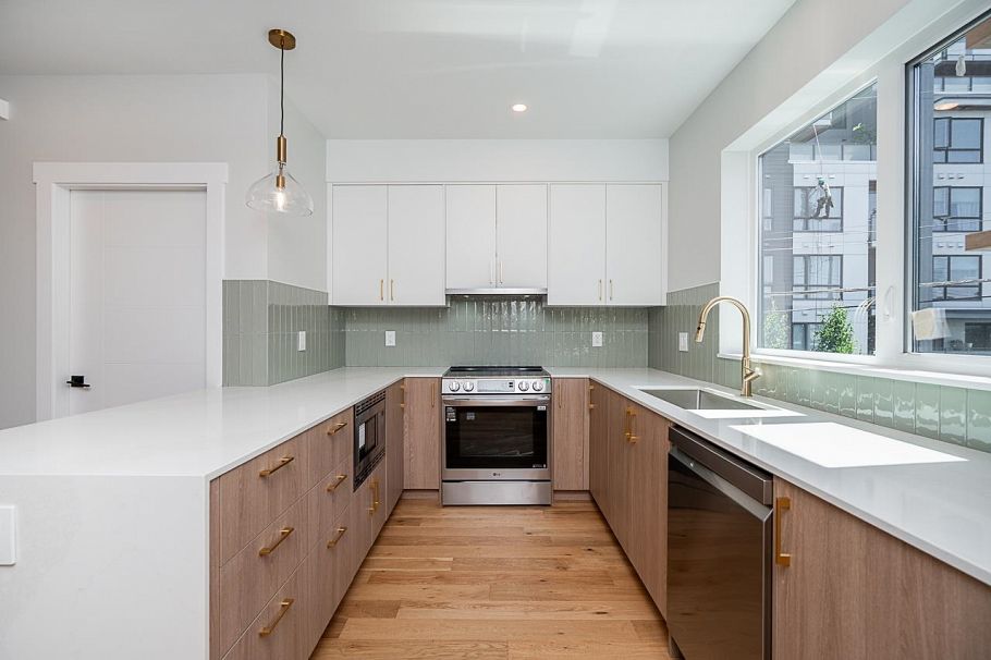 1 676 E 22nd Avenue Vancouver, BC - 27